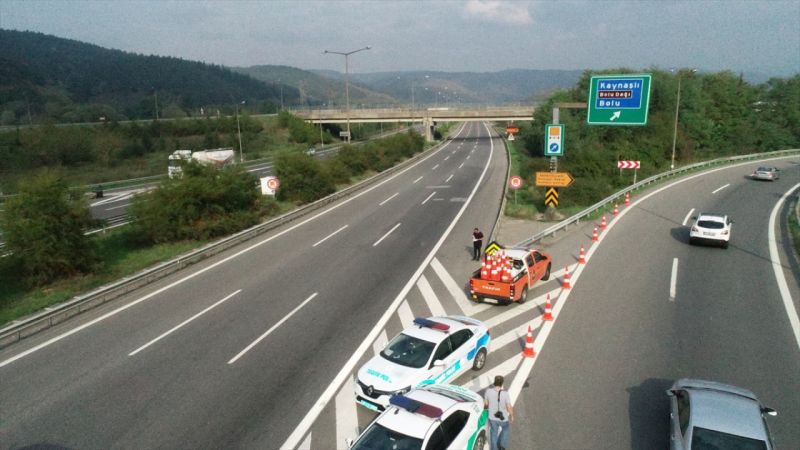 Anadolu Otoyolu Bolu Dağı Tüneli Ankara yönü trafiğe kapatıldı 12