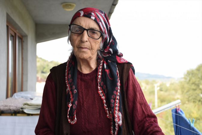 Kalp ve tansiyon hastası 95 yaşındaki Fatma nine Kovid-19'u yendi 2