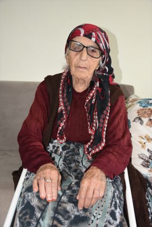 Kalp ve tansiyon hastası 95 yaşındaki Fatma nine Kovid-19'u yendi 3