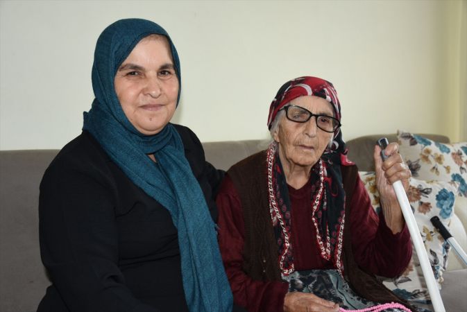 Kalp ve tansiyon hastası 95 yaşındaki Fatma nine Kovid-19'u yendi 4