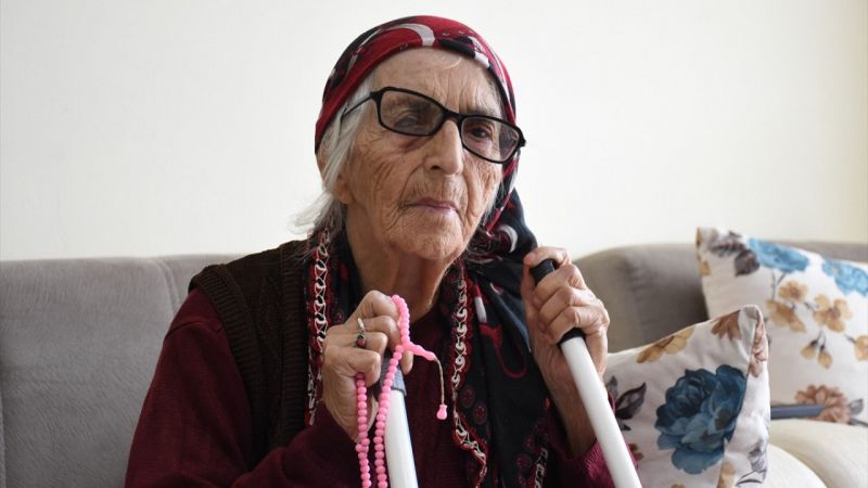 Kalp ve tansiyon hastası 95 yaşındaki Fatma nine Kovid-19'u yendi 6