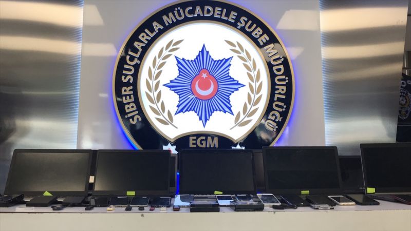 İstanbul merkezli 17 ilde operasyon! Müstehcen görüntü ve mesaj paylaşan 13 kişi tutuklandı 5
