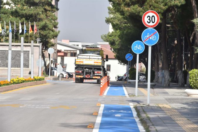 Ankara'daki üniversiteler birer birer bisiklet yoluna kavuşuyor 6