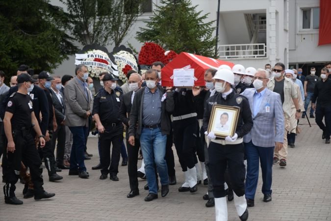 Sakarya'da trafik kazasında şehit olan yunus polisinin cenazesi memleketi Ankara'ya gönderildi 3