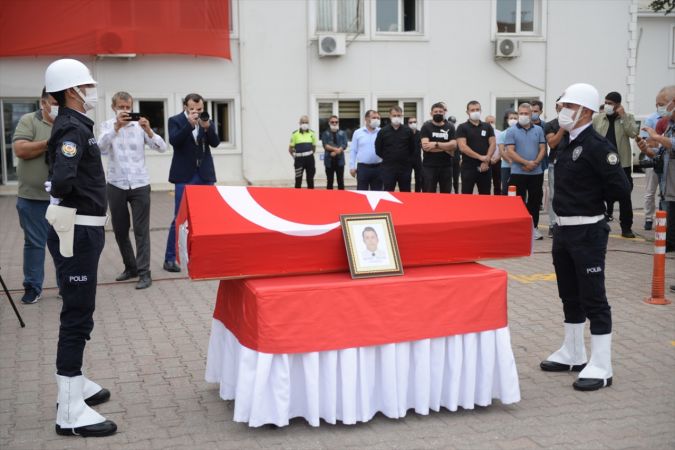 Sakarya'da trafik kazasında şehit olan yunus polisinin cenazesi memleketi Ankara'ya gönderildi 1