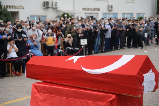 Sakarya'da trafik kazasında şehit olan yunus polisinin cenazesi memleketi Ankara'ya gönderildi 6