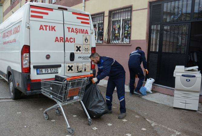 Ankara Keçiören’de 2 ton elektronik atık geri dönüşüme kazandırıldı 4