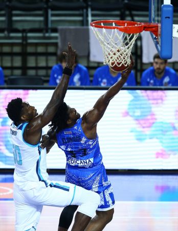 Türk Telekom - Büyükçekmece Basketbol: 67 - 63 11