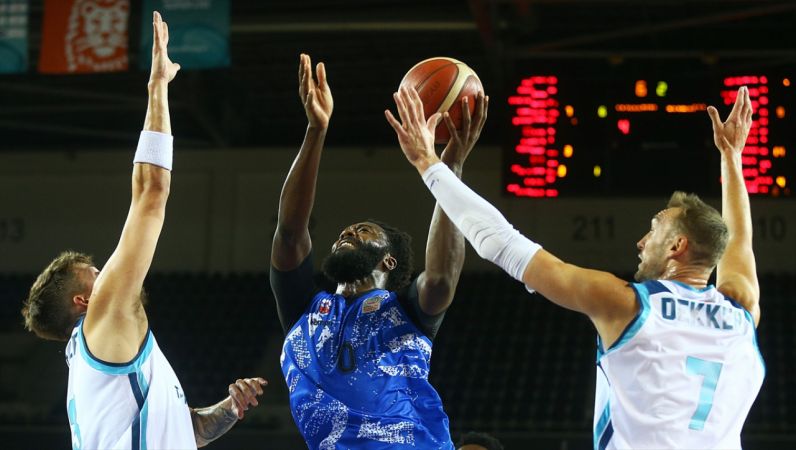 Türk Telekom - Büyükçekmece Basketbol: 67 - 63 35