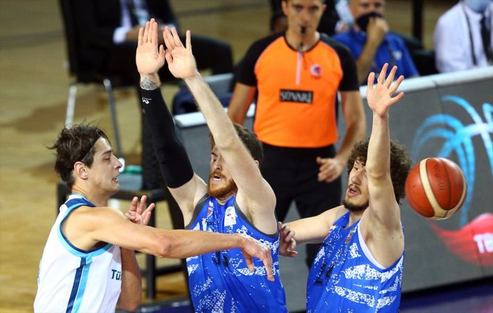 Türk Telekom - Büyükçekmece Basketbol: 67 - 63 38