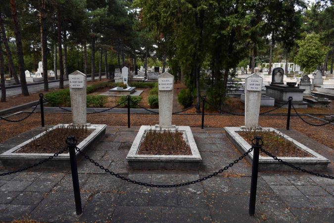 Ankara Büyükşehir Belediyesi'nden devlet büyüklerinin mezarlarına vefa 2