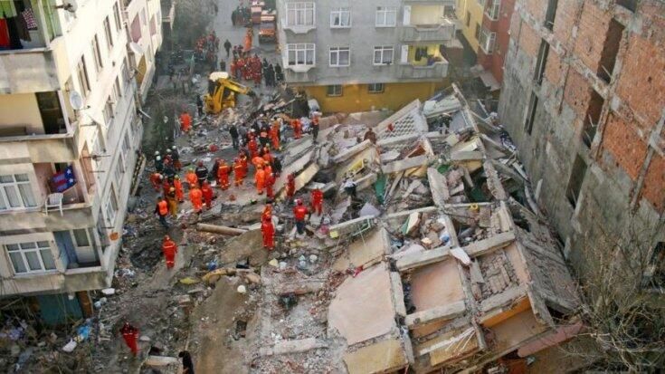 Van depreminin 9. yılı! 604 kişi hayatını kaybetmişti... 1