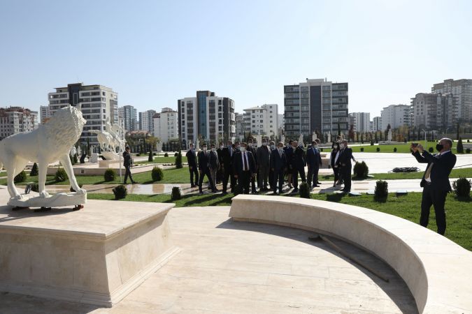 MHP'li yöneticiler Türk Tarih Müzesi'ne hayran kaldılar 1