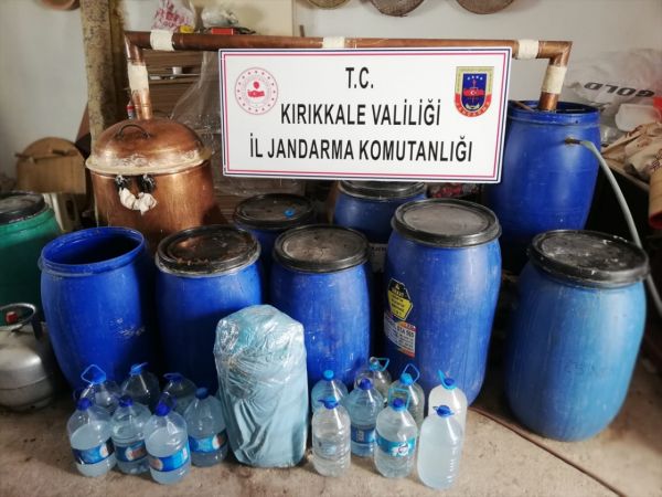 Kırıkkale'de 1150 litre sahte rakı ve şarap ele geçirildi 2