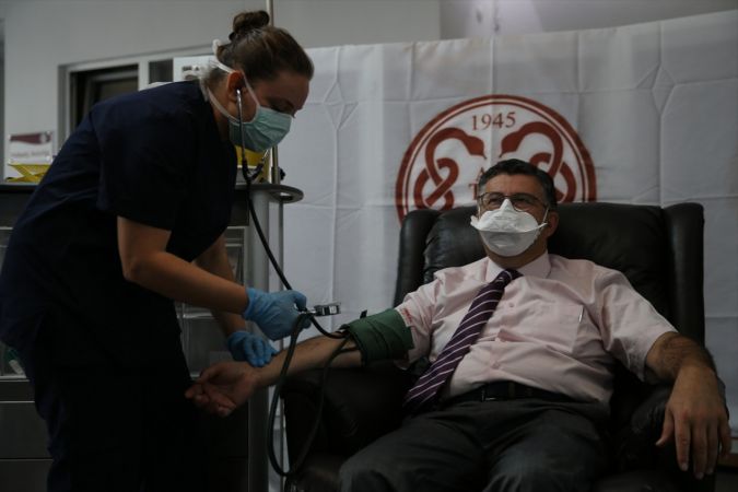 Kovid-19'a karşı geliştirilen aşı Ankara'da gönüllülere uygulanmaya başlandı 14