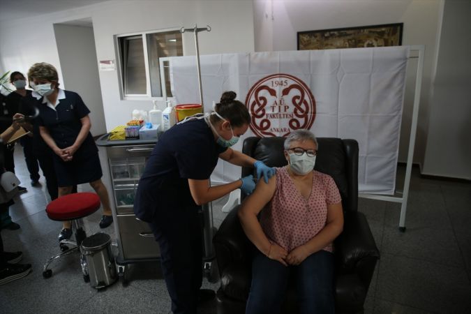 Kovid-19'a karşı geliştirilen aşı Ankara'da gönüllülere uygulanmaya başlandı 17