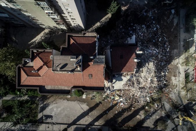 İzmir'deki depremde iki katı çöken Yılmaz Erbek Apartmanı yıkılıyor 3