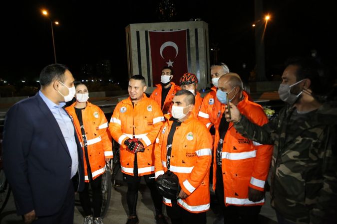Atatürk'ü ziyaret etmek için Mersin'den Ankara'ya pedal çevirmeye başladılar 1