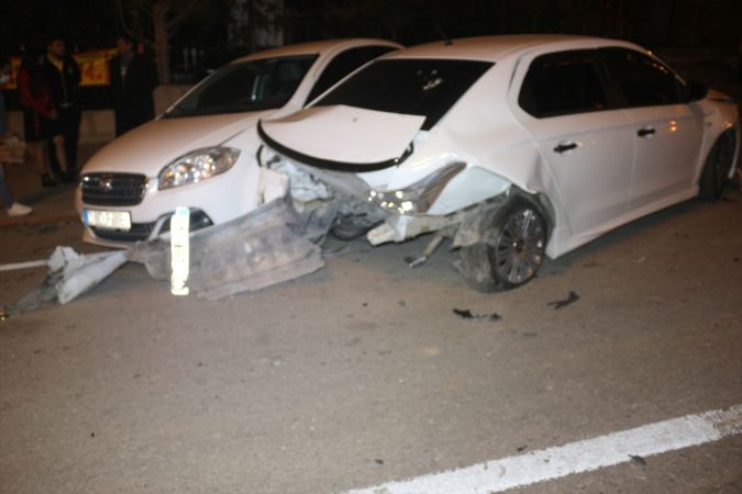 Adana'da korkunç kaza: 2 yaralı 2
