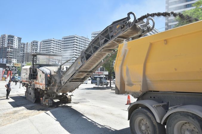 Ankara Mamak’ta asfalt çalışması hız kesmiyor 2