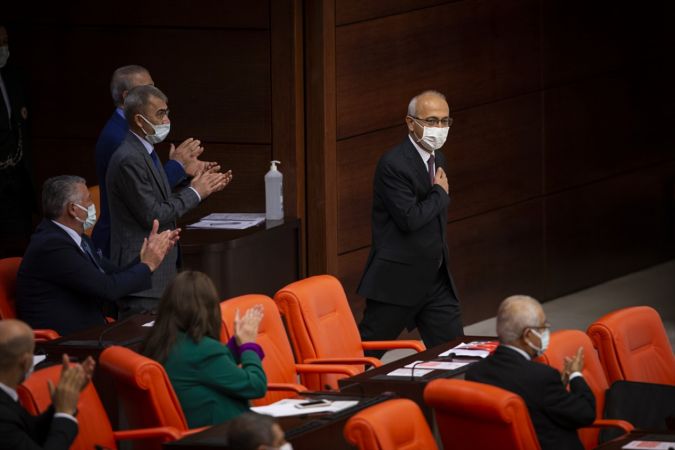 Hazine ve Maliye Bakanı Lütfi Elvan, TBMM Genel Kurulunda yemin etti 3