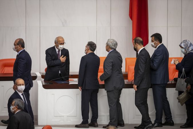 Hazine ve Maliye Bakanı Lütfi Elvan, TBMM Genel Kurulunda yemin etti 15