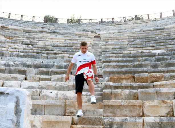 Antalyasporlu Podolski, Patara'nın tanıtımı için objektif karşısına geçti 5