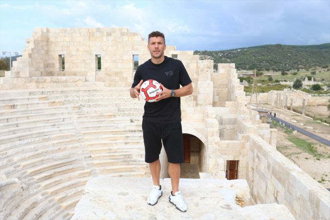 Antalyasporlu Podolski, Patara'nın tanıtımı için objektif karşısına geçti 8