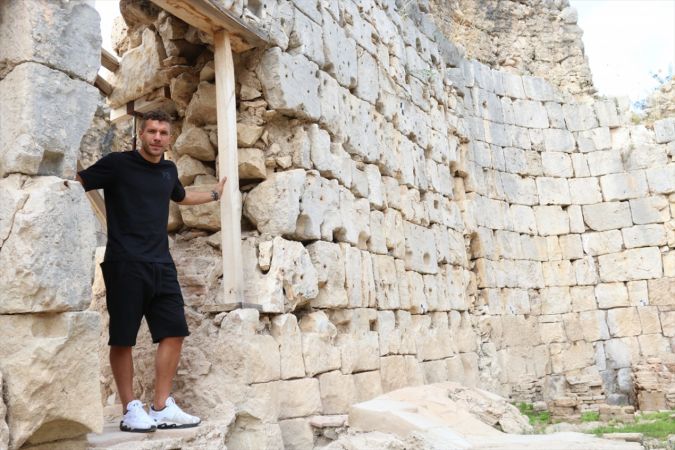 Antalyasporlu Podolski, Patara'nın tanıtımı için objektif karşısına geçti 9