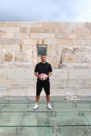 Antalyasporlu Podolski, Patara'nın tanıtımı için objektif karşısına geçti 11