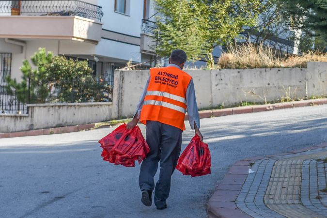 Ankara Altındağ'da 140 bin haneye çöp poşeti 2