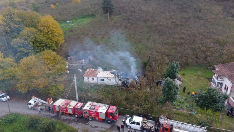 Evde çıkan yangında alevlerin arasında kalan kadın öldü 7