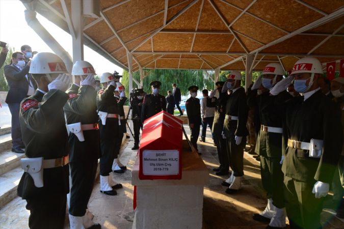 Şehit Uzman Çavuş Mehmet Sinan Kılıç Şanlıurfa'da son yolculuğuna uğurlandı 3