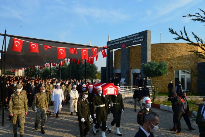 Şehit Uzman Çavuş Mehmet Sinan Kılıç Şanlıurfa'da son yolculuğuna uğurlandı 8