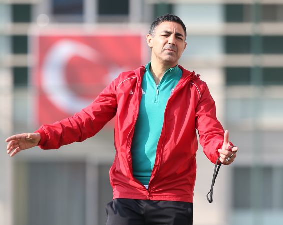 Ankaraspor'un Teknik Direktörü Özer: “İyi Konsantre Olan Takım, Her Zaman Başarıya Ulaşan Taraf Oluyor” 3