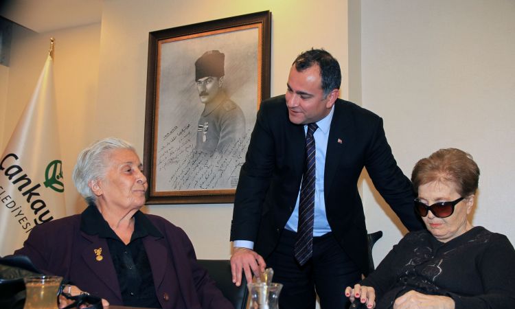 Ankara Çankaya Belediye Başkanı Taşdelen Öğretmenler Günü’nü kutladı 1