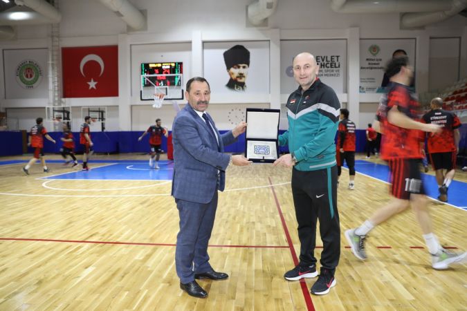 Irak Milli Basketbol Takımı Ankara Etimesgut'ta turnuvaya katıldı 1