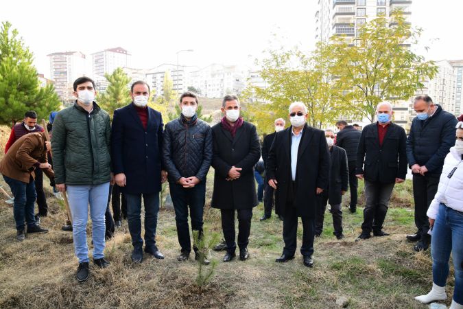 Başkan Köse, AK Parti Mamak İlçe Gençlik Kolları tarafından düzenlenen ağaç dikim etkinliğine katıldı 10