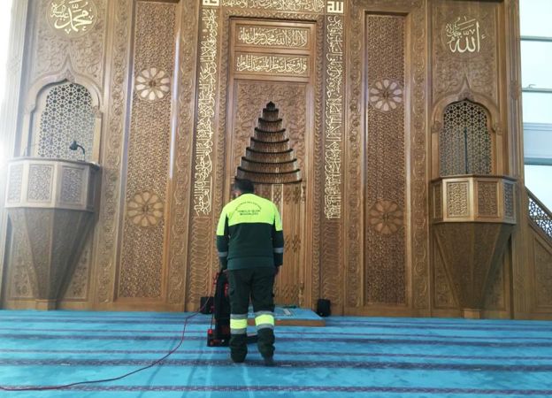 Ankara Keçiören’deki ibadethaneler kesintisiz olarak dezenfekte ediliyor 3