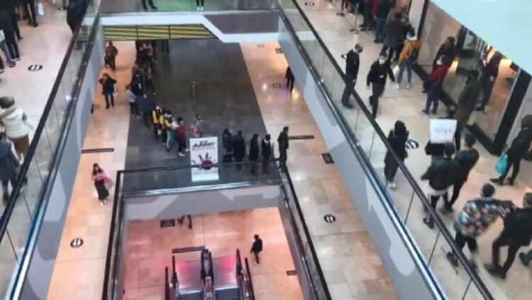 Ankara’da Koronavirüs Yokmuş Gibi Davranıldı, Sosyal Mesafe Hiçe Sayıldı! Mağazalar Ağzına Kadar İnsan Doldu! 3
