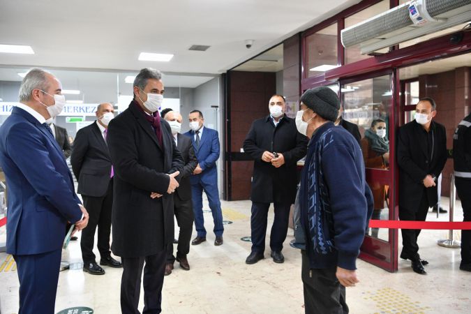 Ankara Mamak Belediye Başkanı Köse’den maske denetimi 8
