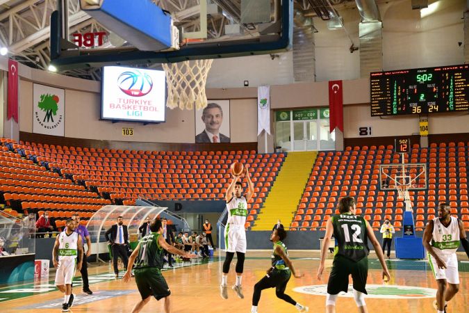 Mamak Belediyesi Basketbol Takımı rakibini mağlup etti 10