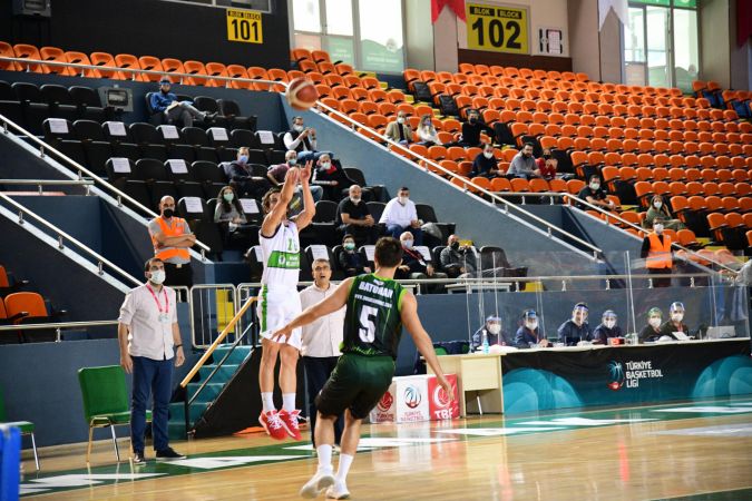 Mamak Belediyesi Basketbol Takımı rakibini mağlup etti 4