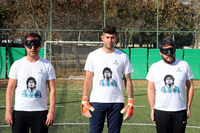 Ankara Çankaya'da engelli sporcular mesajlarını Maradona’lı formayla verdiler 5