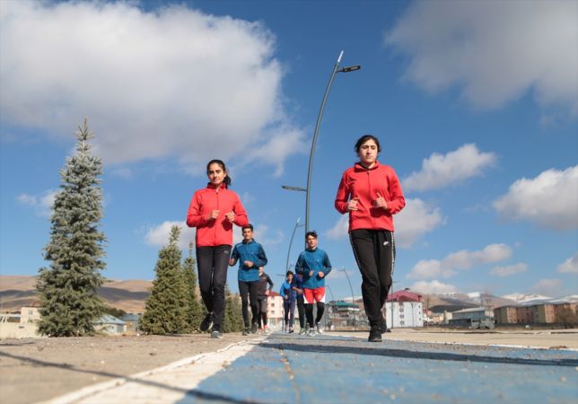 Devlet imkan sağlıyor, sporla tanışan Karayazılı gençler başarıya koşuyor 2