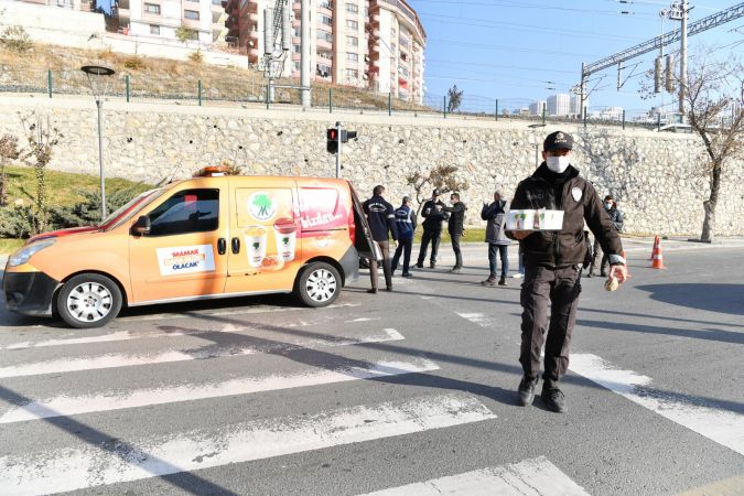 Ankara Mamak Belediyesi’nden nöbet tutan Emniyet güçlerine ikram 11