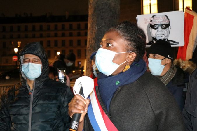 Paris'te Mısır Cumhurbaşkanı es-Sisi'nin kırmızı halılarla karşılanması protesto edildi 44