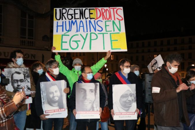 Paris'te Mısır Cumhurbaşkanı es-Sisi'nin kırmızı halılarla karşılanması protesto edildi 61