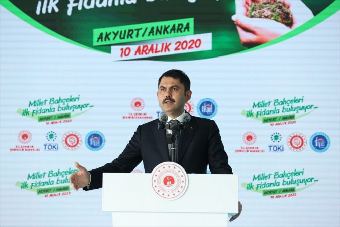 Bakan Kurum, Akyurt Millet Bahçesi'nde ilk fidanı dikti 8