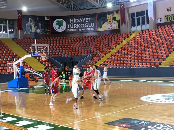 Mamak Belediyesi Basketbol Takımı, çekişmeli geçen maçtan galibiyetle ayrıldı 2